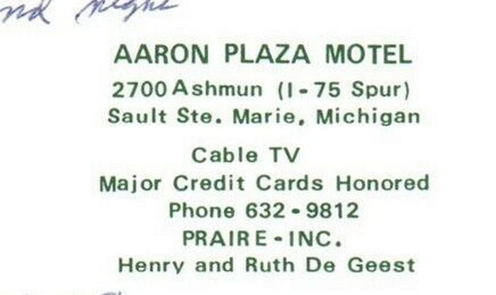 Aaron Plaza Motel (Blue Swan Inn) - Vintage Postcard (newer photo)